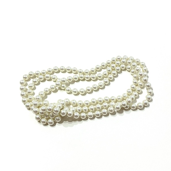 Vintage Hand Knotted Faux Glass Pearls Necklace - Picture 2 of 4